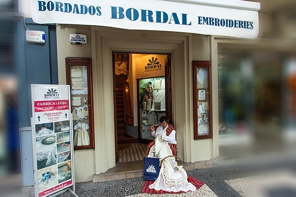 loja-bordado-madeira-frabrica 