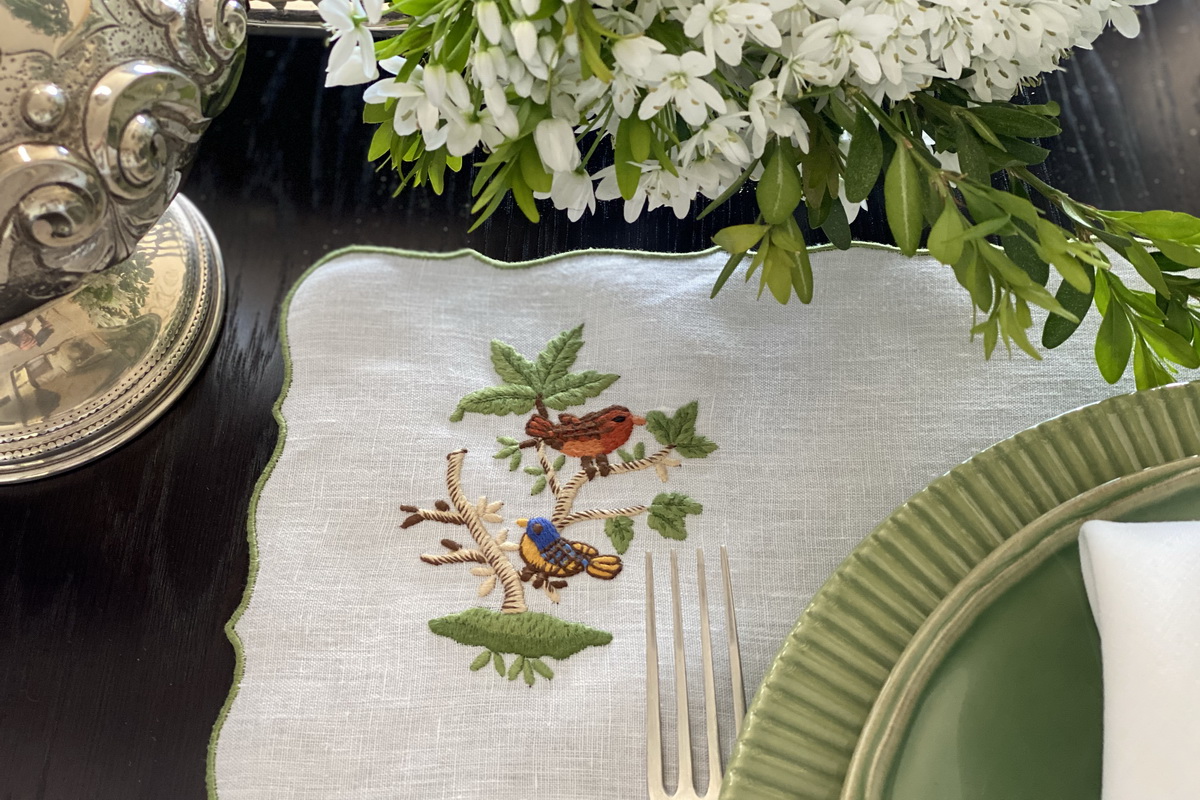 Placemats and napkins 07874 Embroidered Placemats and table runner