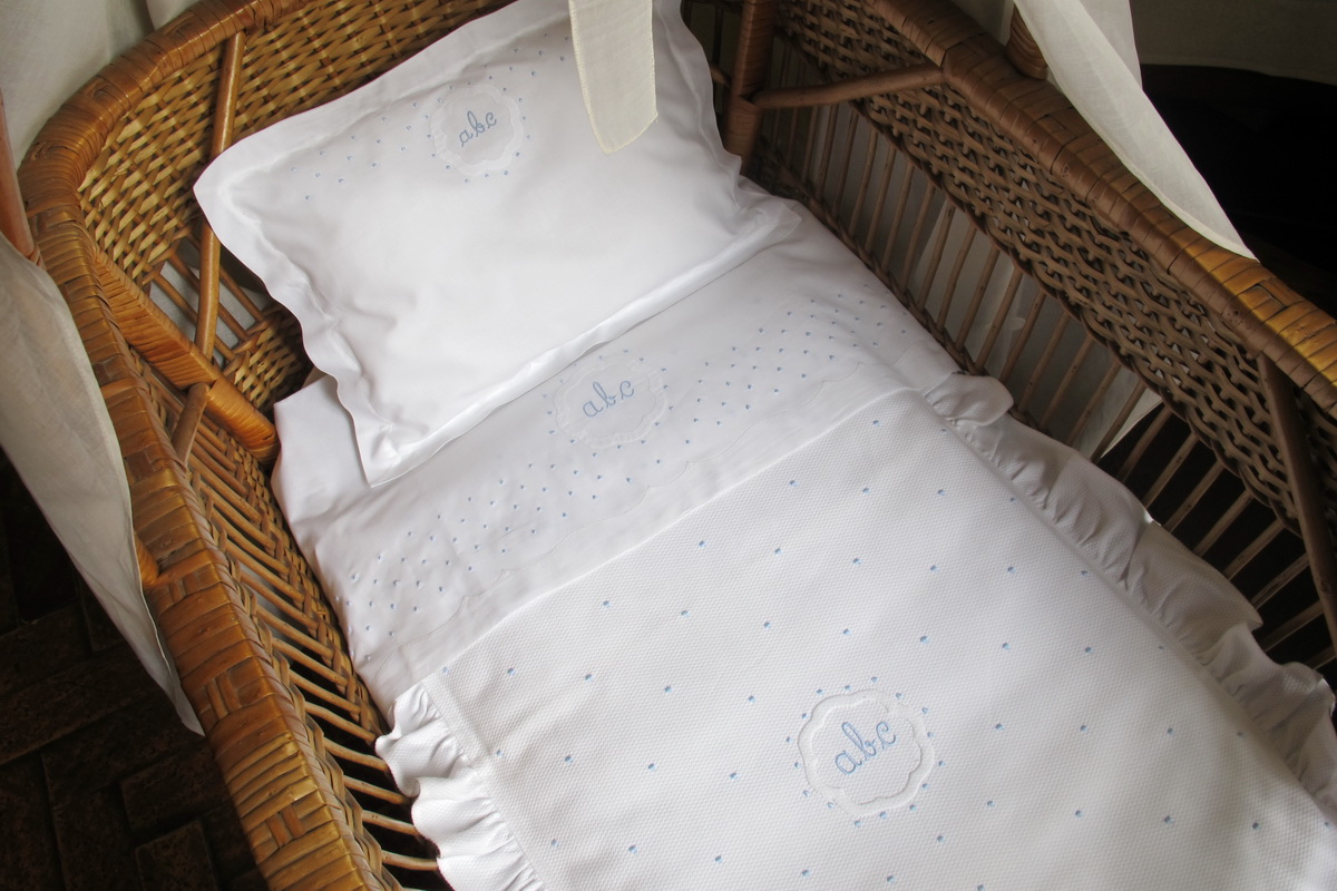 Bedding sets 2263 Embroidered Baby Bedding Bordal Bordados da Madeira