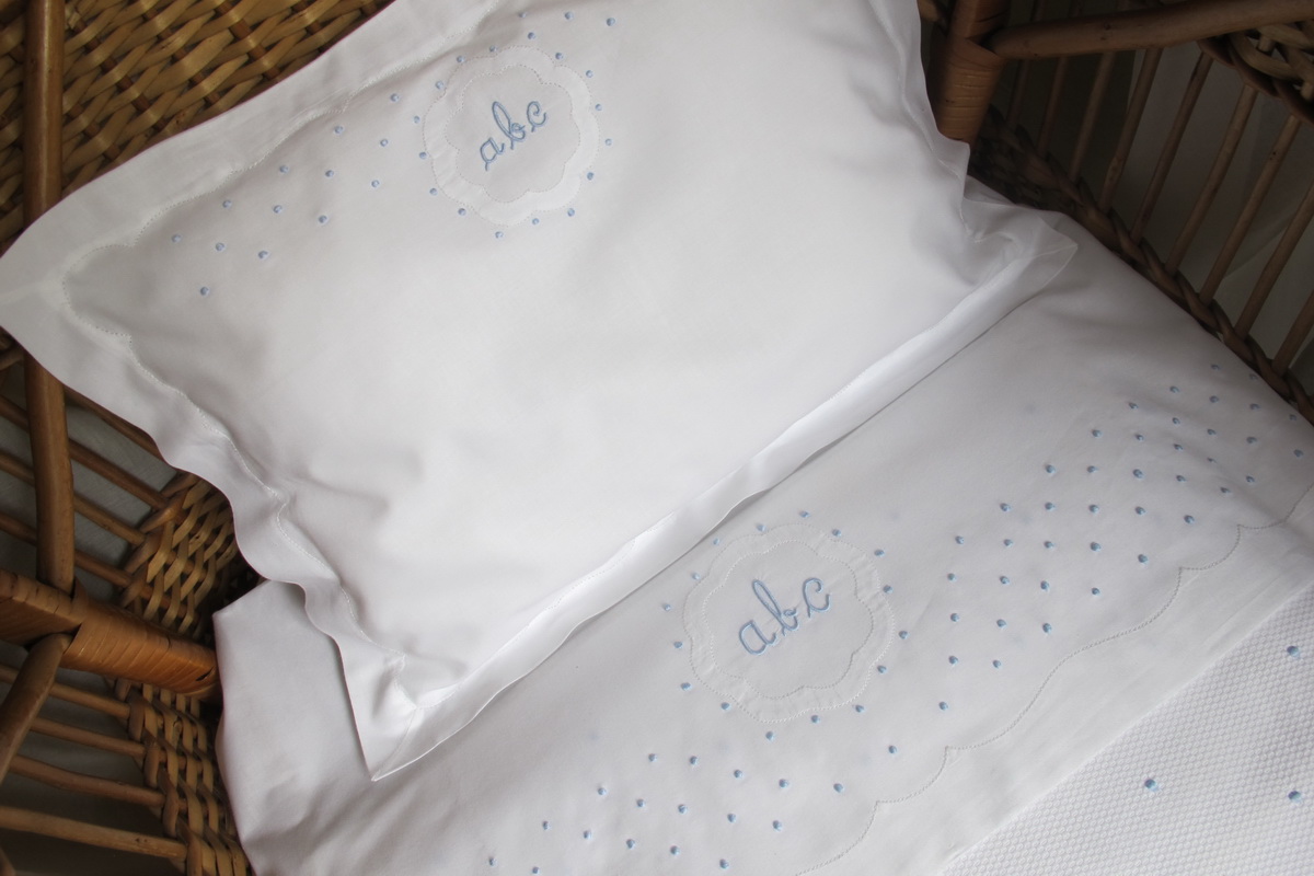 Bedding sets 2263 Embroidered Baby Bedding Bordal Bordados da Madeira