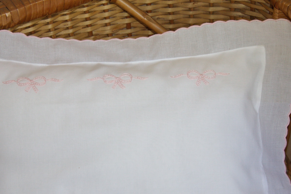 Bedding sets 831 Embroidered Baby Bedding Bordal Bordados da Madeira