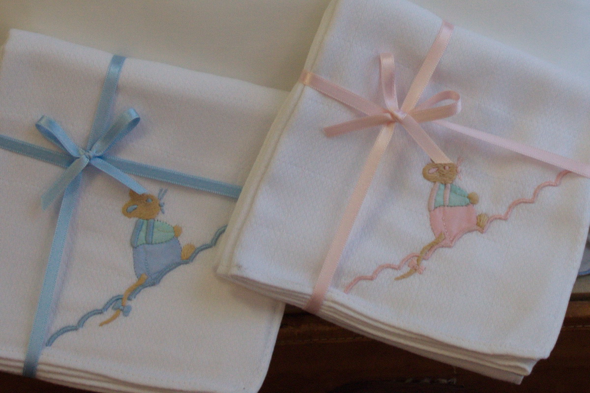 Embroidered muslin swaddles 2213