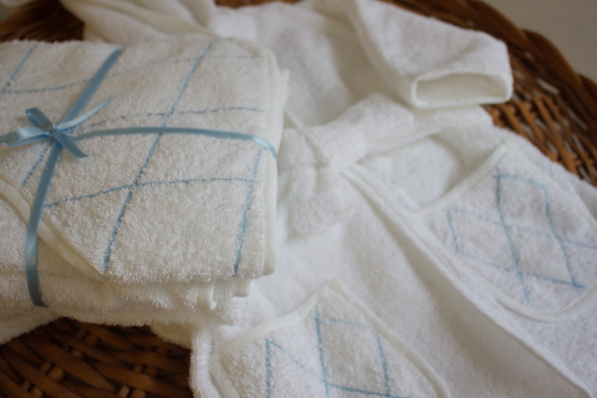 Towel and bathrobe 858